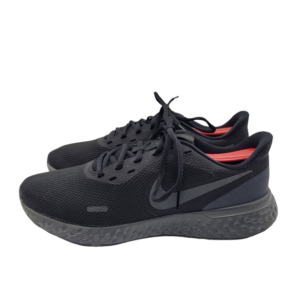 Nike Other - Nike Men’s Revolution 5 Road Running Sneakers in Black Size 9